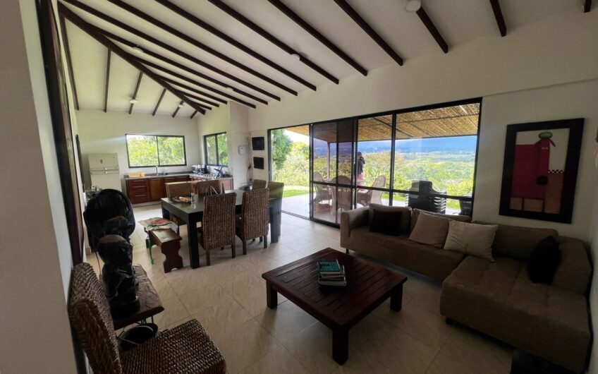 Casa Campestre completamente Amoblada para Arriendo en Pueblo Tapao