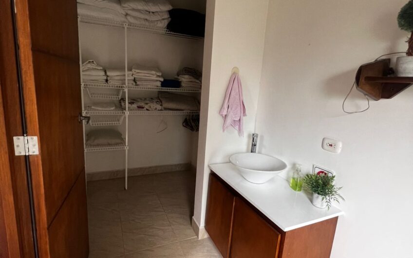 Casa Campestre completamente Amoblada para Arriendo en Pueblo Tapao
