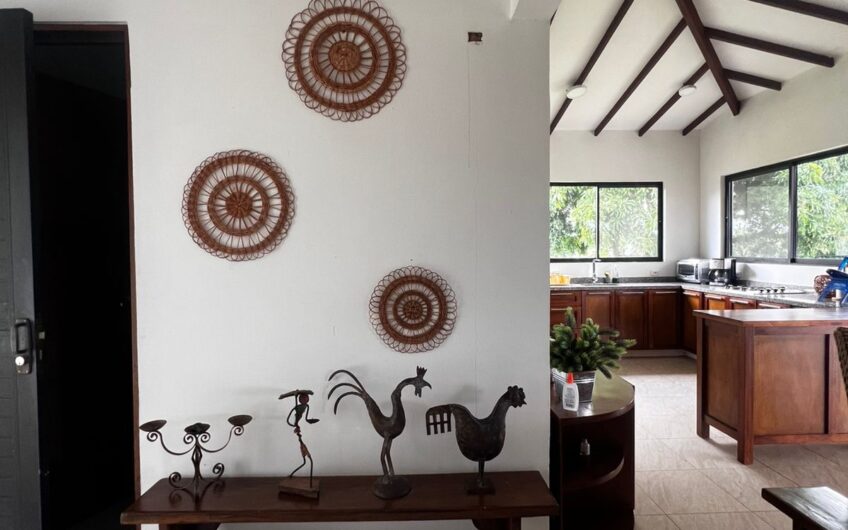 Casa Campestre completamente Amoblada para Arriendo en Pueblo Tapao