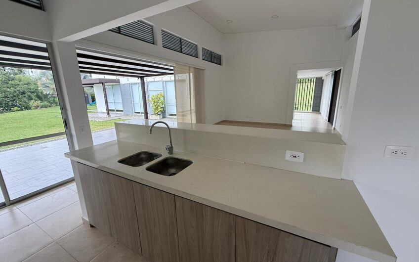 Casa Campestre para la Venta en el Sector del Caimo