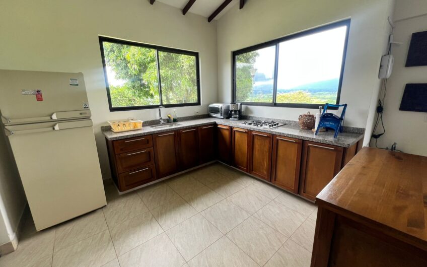 Casa Campestre completamente Amoblada para Arriendo en Pueblo Tapao
