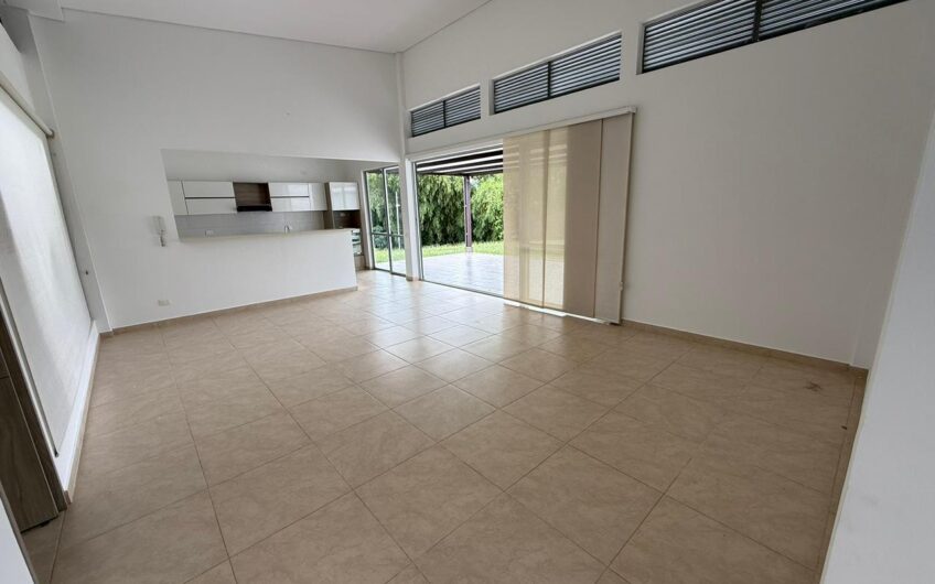 Casa Campestre para la Venta en el Sector del Caimo