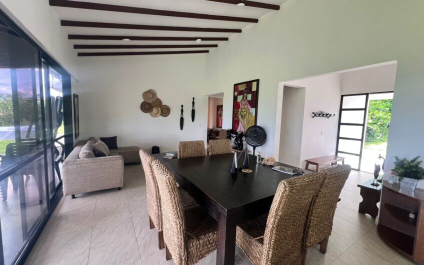 Casa Campestre completamente Amoblada para Arriendo en Pueblo Tapao