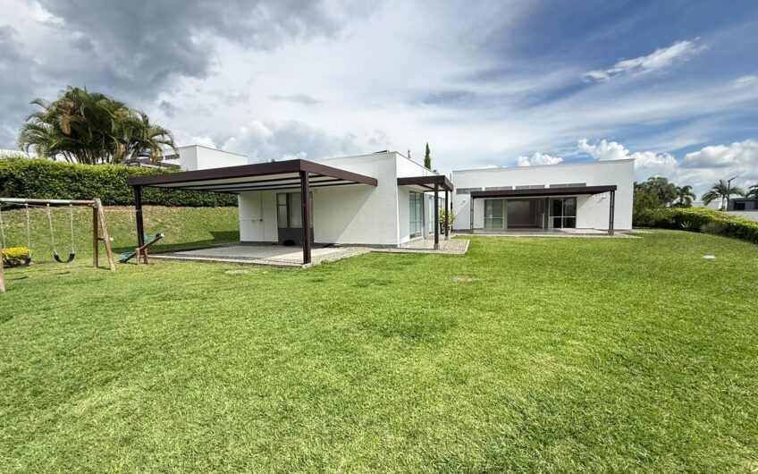 Casa Campestre para la Venta en el Sector del Caimo