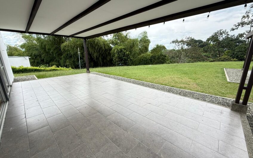 Casa Campestre para la Venta en el Sector del Caimo