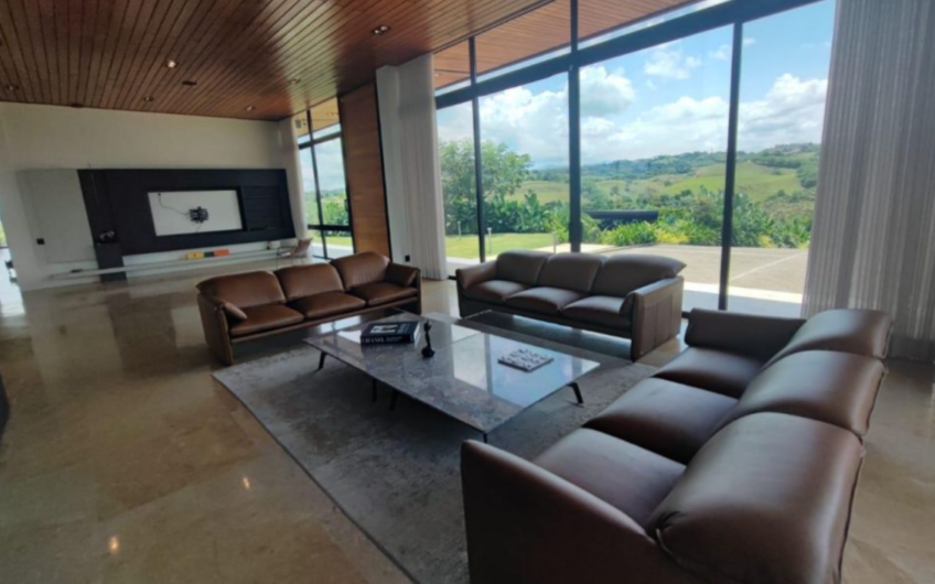 Exclusiva Casa Campestre para la Venta en Cerritos