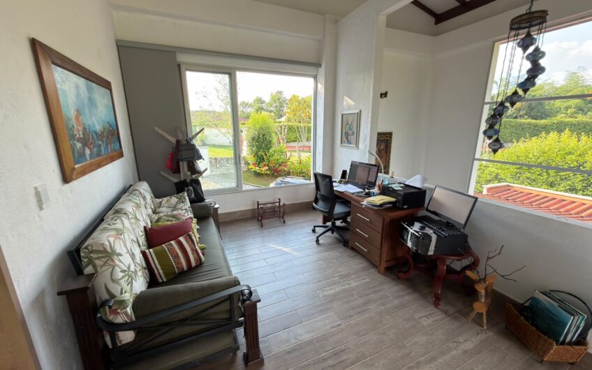 Casa Campestre para la Venta – Vía Rio Verde