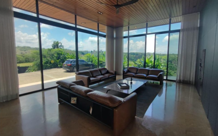 Exclusiva Casa Campestre para la Venta en Cerritos