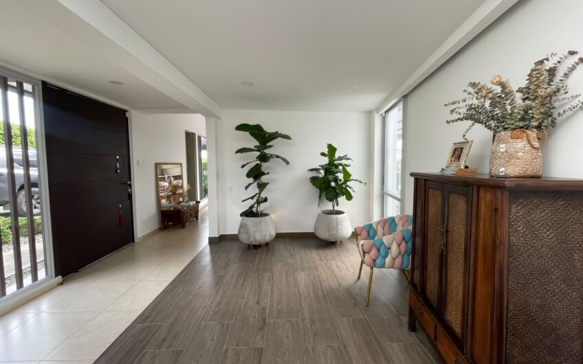 Casa Campestre para la Venta Vía al Caimo