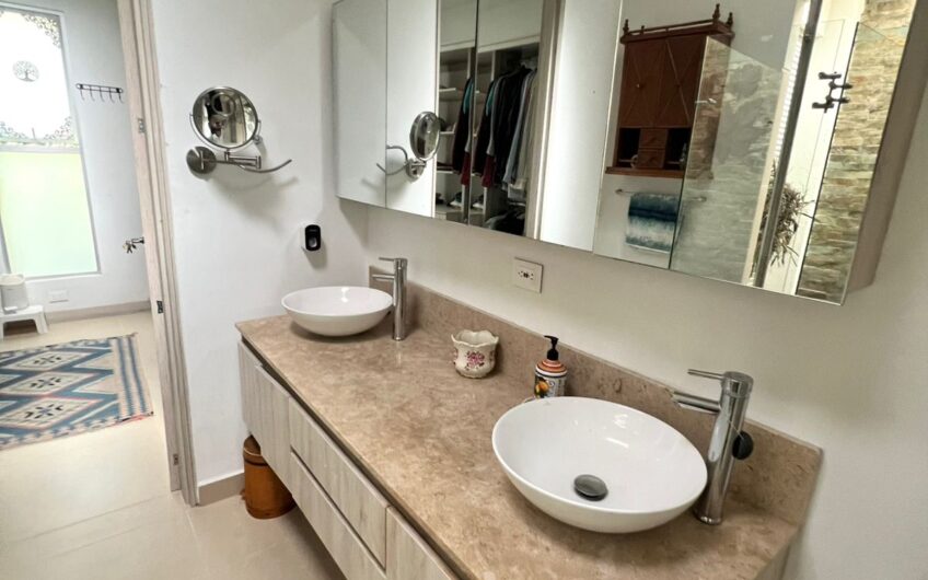 Exclusiva Casa Campestre Amoblada para Arriendo Vía al Caimo – Aeropuerto